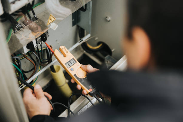 Best Affordable Emergency Electrician  in Moline, IL