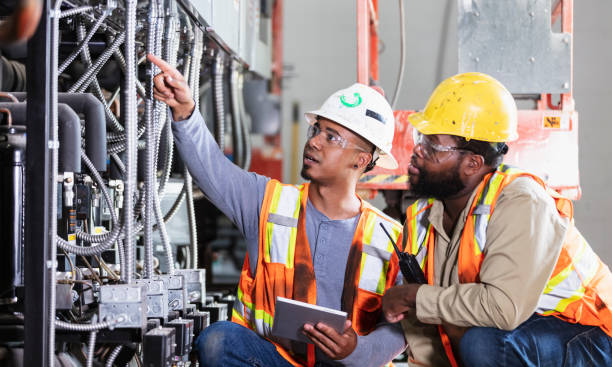 Best Electrical Contractors for Businesses  in Moline, IL