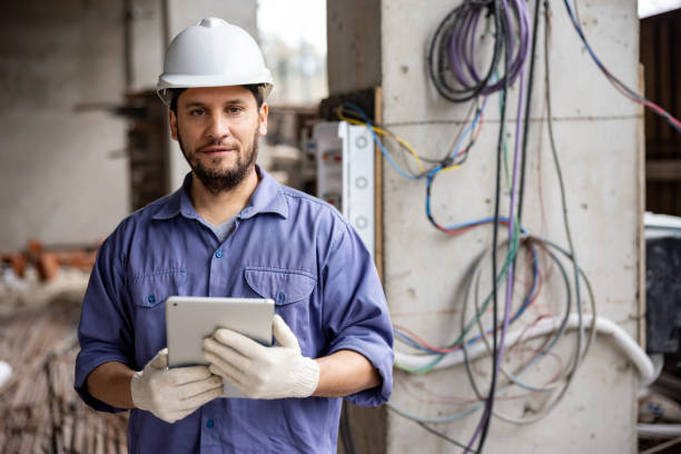 Best Emergency Electrical Repair  in Moline, IL