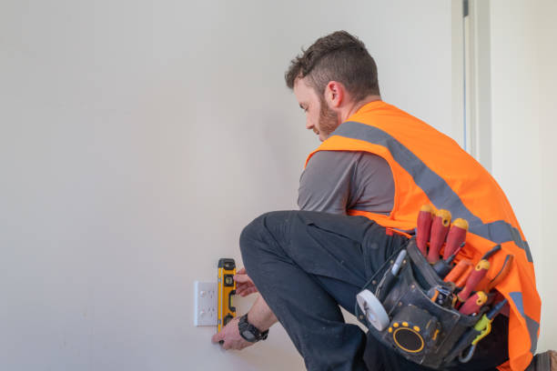 Best Affordable Emergency Electrician  in Moline, IL
